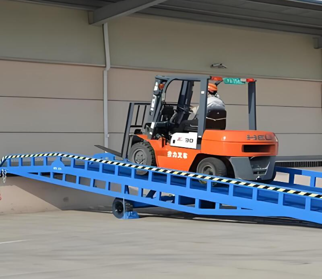 金华移动式卸货平台（叉车用）